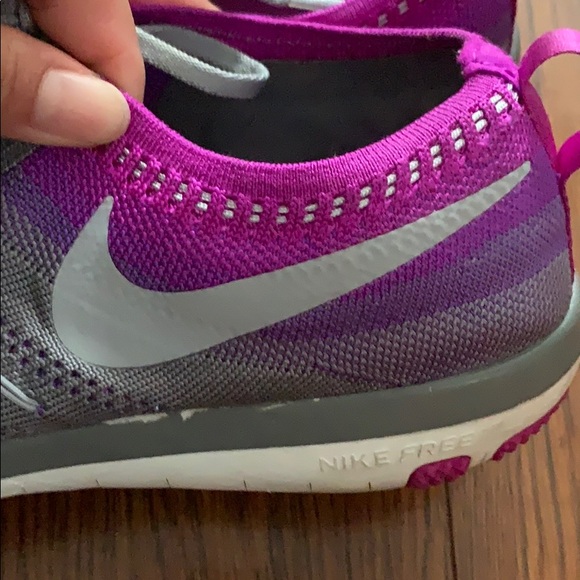 Nike Sneakers... Size 8 1/2 - Picture 13 of 15